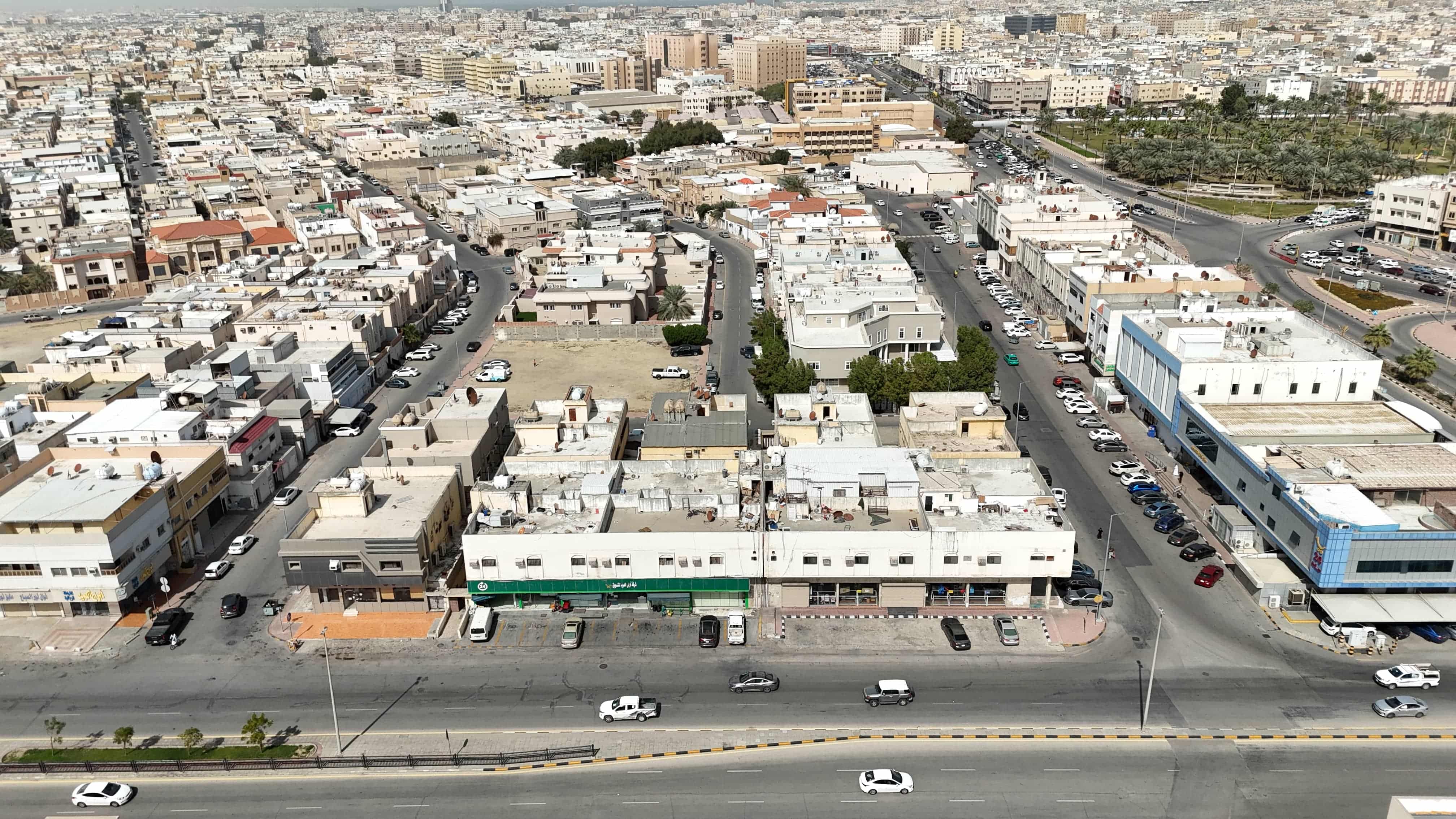 عمارة تجارية سكنية حي غرناطة  — الدمام